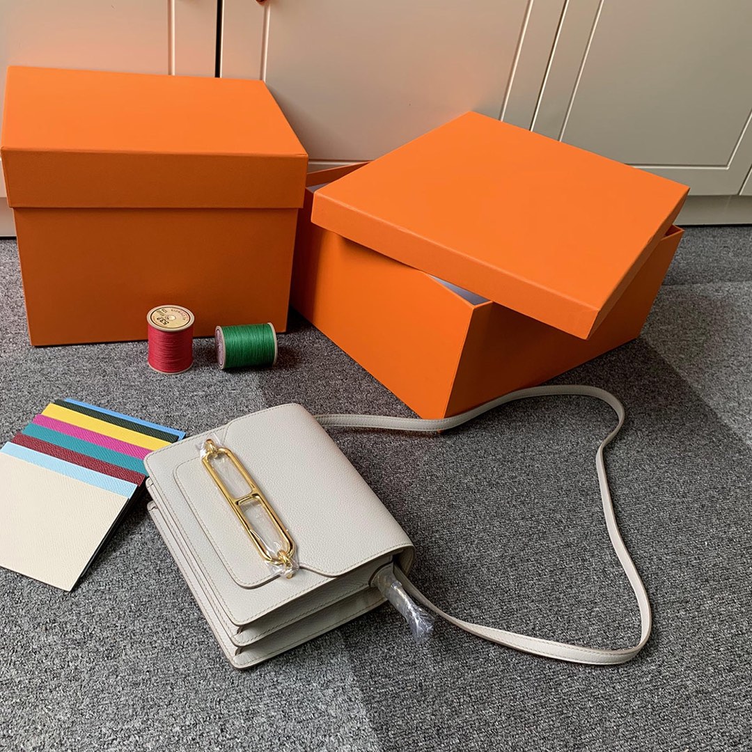 에르메스 룰리스18 화이트 금장 에버컬러